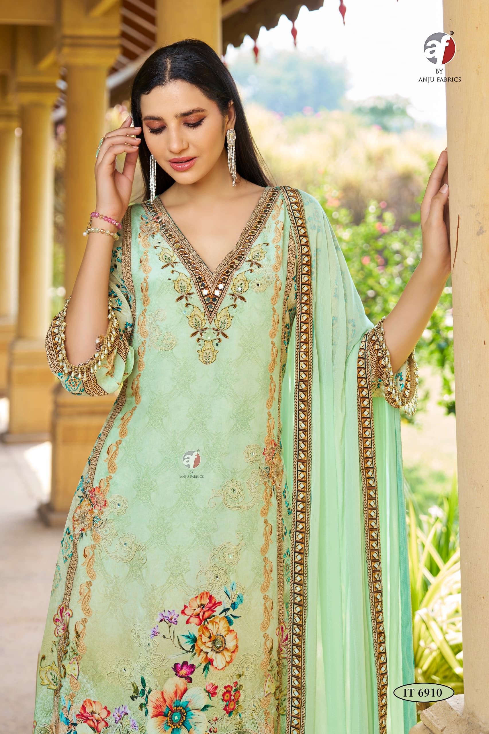 Zahra Elegance – Premium Designer Suit